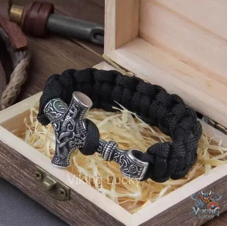 Paracord Bracelet With a detailed silver tone Mjolnir