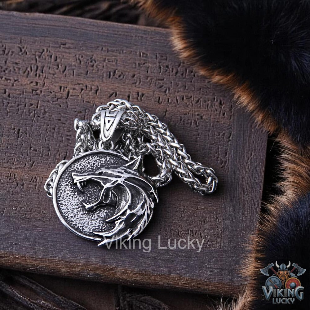 Black oxidized Viking wolf head pendant necklace keel chain
