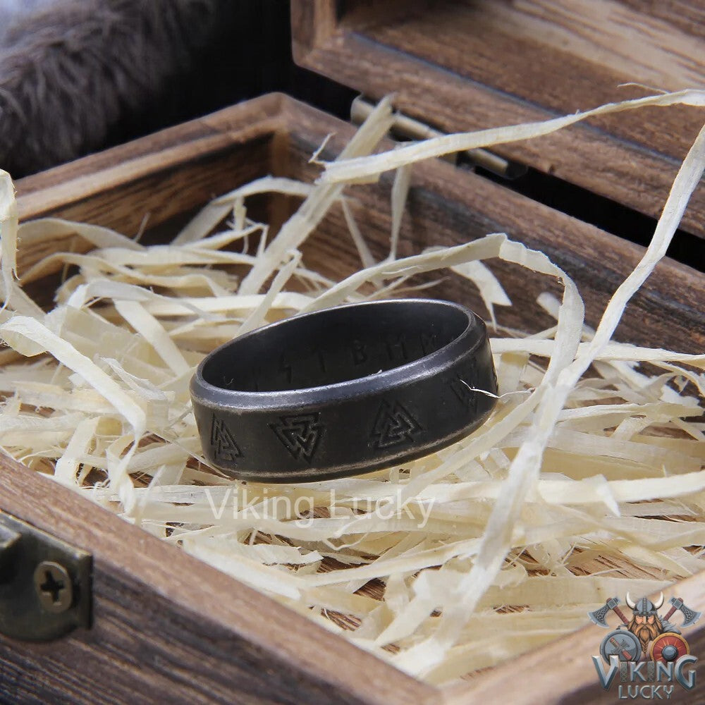 Stainless steel Valknut Ring with engraved Norse symbol, Viking men’s mythology band with gift box